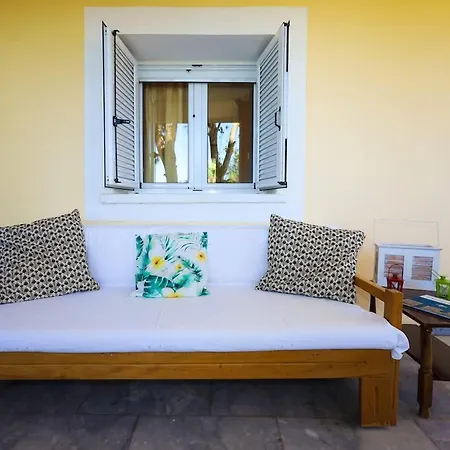 Charming Just Steps From Everything * Kyparissia