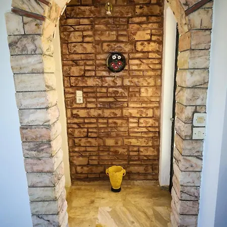 Charming Just Steps From Everything * Kyparissia