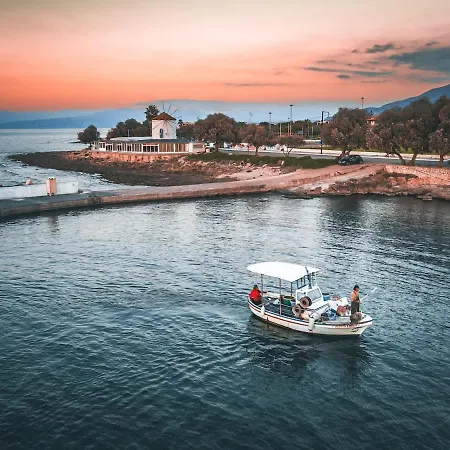 Charming Just Steps From Everything * Kyparissia