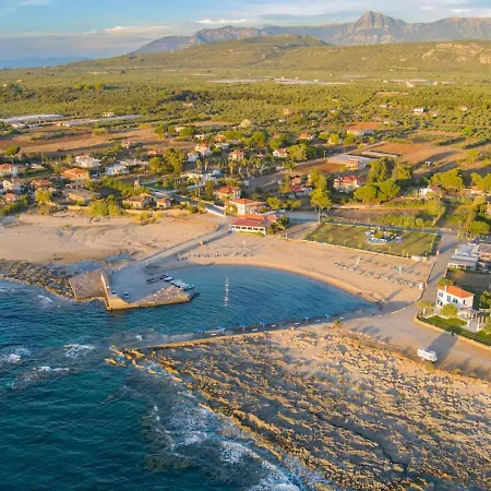 Semesterbostad Charming Just Steps From Everything Kyparissia