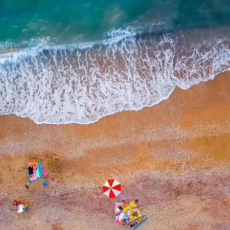 Semesterbostad Charming Just Steps From Everything Kyparissia